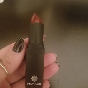 Tony dash lipstick